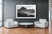 Load image into Gallery viewer, Castle Rock Coromandel Black & White