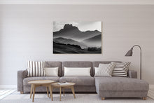 Load image into Gallery viewer, Castle Rock Coromandel Black & White