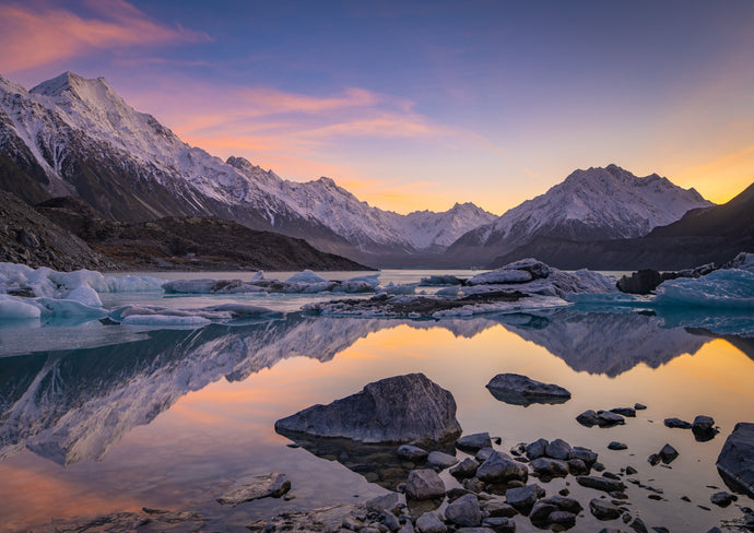 tasman lake mt cook sunrise reflection