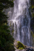 Load image into Gallery viewer, Devils Punchbowl Falls