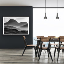 Load image into Gallery viewer, Castle Rock Coromandel Black &amp; White
