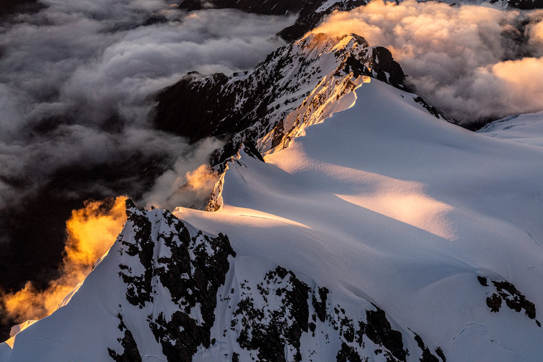 aoraki mountain sunset cloud light